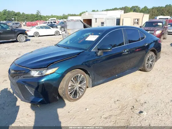 4T1B11HK0JU537197 2018 TOYOTA CAMRY - Image 2