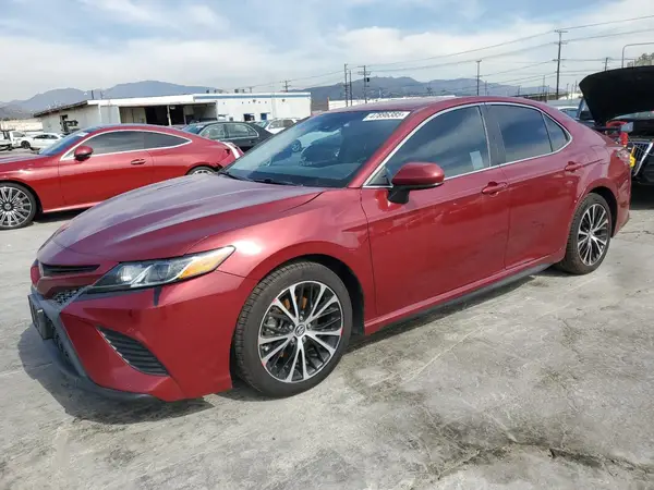 4T1B11HK0JU537362 2018 TOYOTA CAMRY - Image 1