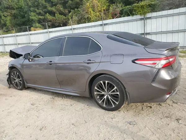 4T1B11HK0JU537832 2018 TOYOTA CAMRY - Image 2