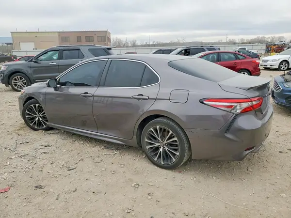4T1B11HK0JU538687 2018 TOYOTA CAMRY - Image 2
