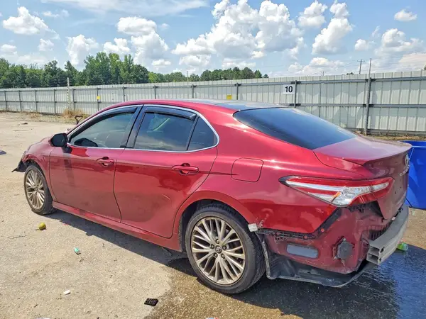4T1B11HK0JU538835 2018 TOYOTA CAMRY - Image 2