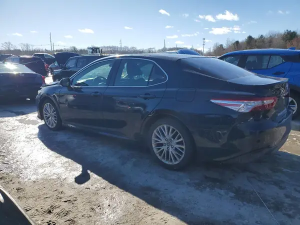 4T1B11HK0JU539113 2018 TOYOTA CAMRY - Image 2
