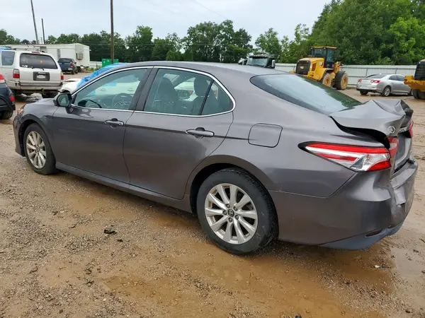 4T1B11HK0JU539547 2018 TOYOTA CAMRY - Image 2