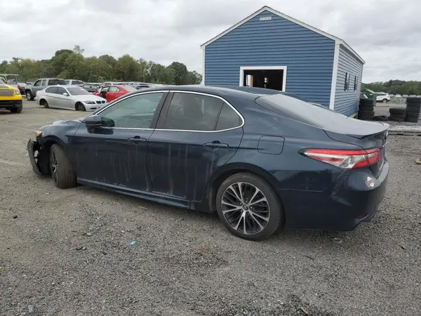 4T1B11HK0JU540505 2018 TOYOTA CAMRY - Image 2