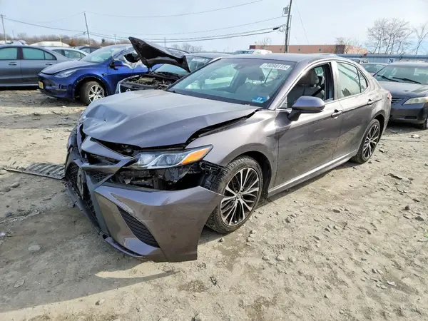 4T1B11HK0JU540746 2018 TOYOTA CAMRY - Image 1