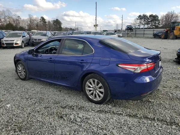 4T1B11HK0JU540939 2018 TOYOTA CAMRY - Image 2