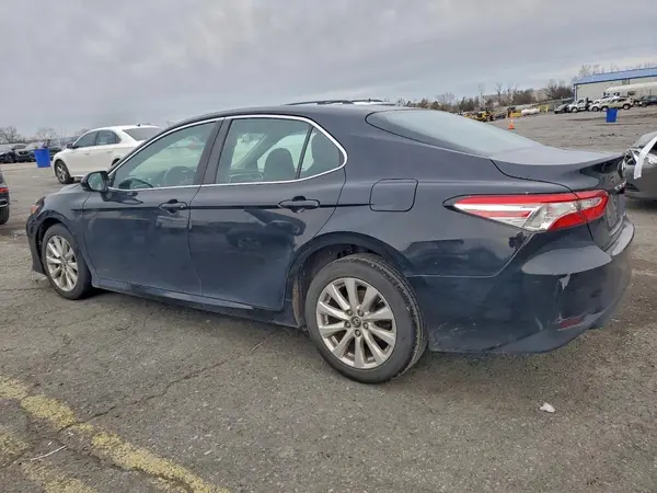 4T1B11HK0JU544473 2018 TOYOTA CAMRY - Image 2