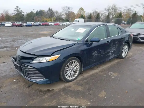 4T1B11HK0JU546160 2018 TOYOTA CAMRY - Image 2