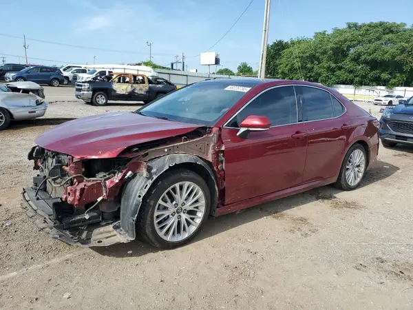 4T1B11HK0JU548720 2018 TOYOTA CAMRY - Image 1