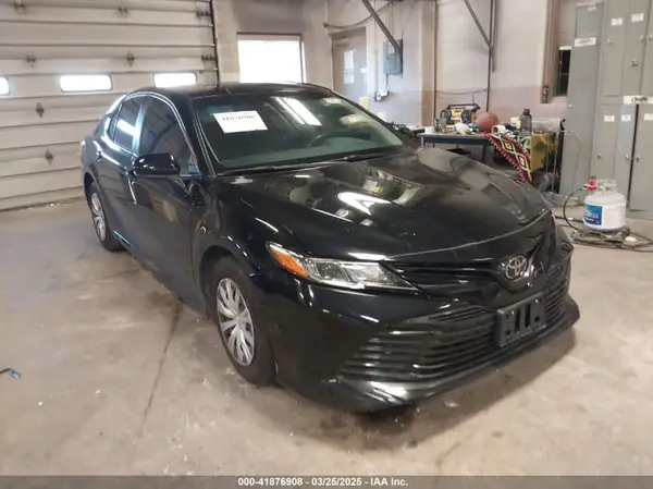 4T1B11HK0JU550497 2018 TOYOTA CAMRY - Image 1