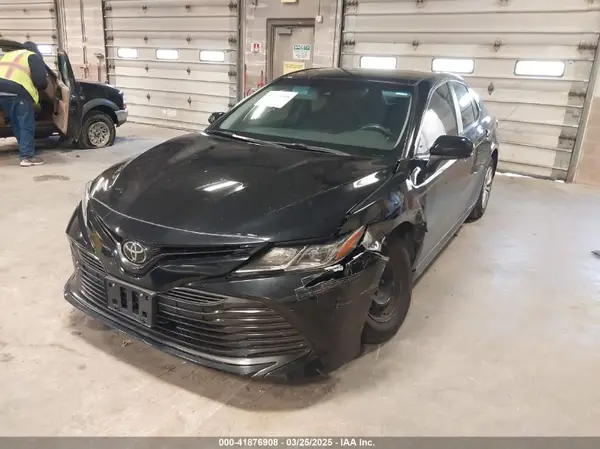 4T1B11HK0JU550497 2018 TOYOTA CAMRY - Image 2