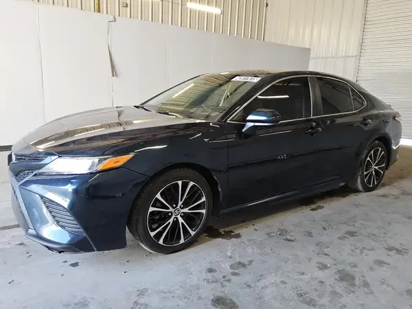 4T1B11HK0JU552167 2018 TOYOTA CAMRY - Image 1
