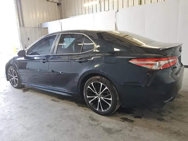 4T1B11HK0JU552167 2018 TOYOTA CAMRY - Image 2