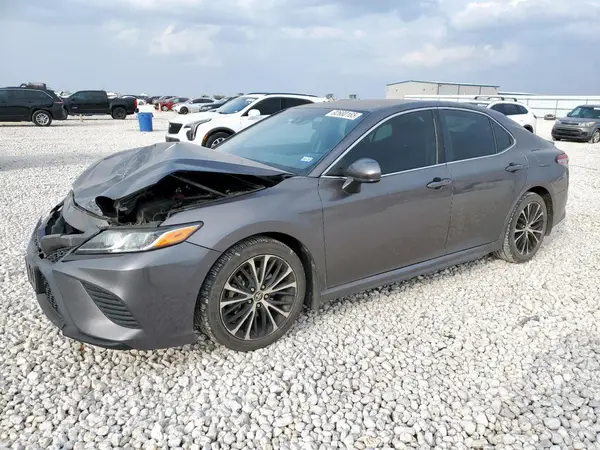4T1B11HK0JU552637 2018 TOYOTA CAMRY - Image 1