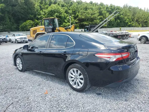 4T1B11HK0JU554226 2018 TOYOTA CAMRY - Image 2
