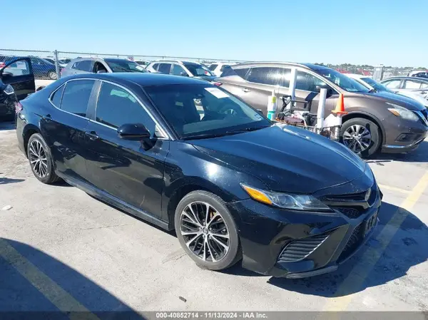 4T1B11HK0JU554971 2018 TOYOTA CAMRY - Image 1