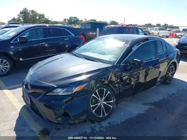 4T1B11HK0JU554971 2018 TOYOTA CAMRY - Image 2
