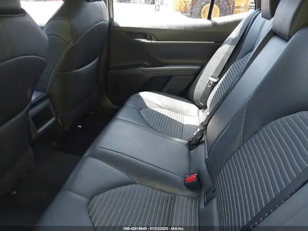 4T1B11HK0JU558325 2018 TOYOTA CAMRY - Image 8