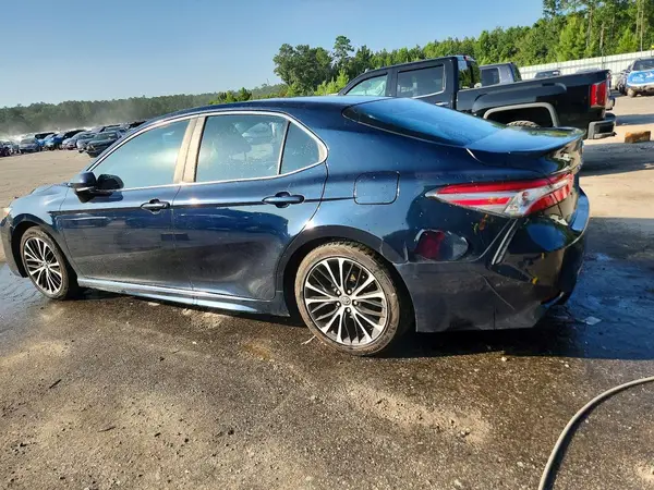 4T1B11HK0JU558888 2018 TOYOTA CAMRY - Image 2