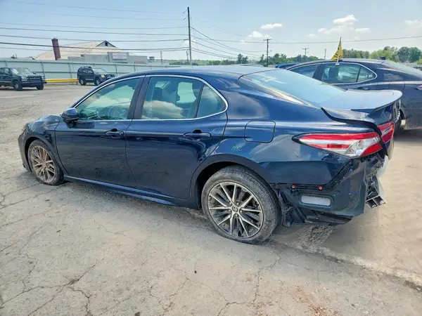 4T1B11HK0JU559247 2018 TOYOTA CAMRY - Image 2