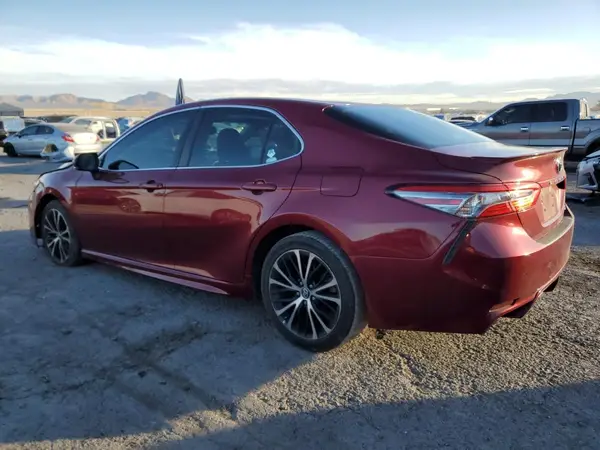 4T1B11HK0JU559443 2018 TOYOTA CAMRY - Image 2