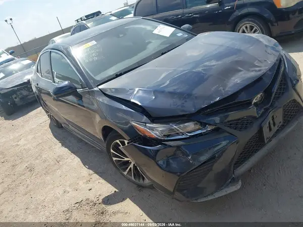 4T1B11HK0JU559863 2018 TOYOTA CAMRY - Image 1