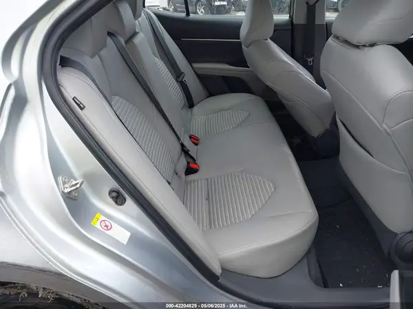 4T1B11HK0JU559930 2018 TOYOTA CAMRY - Image 8