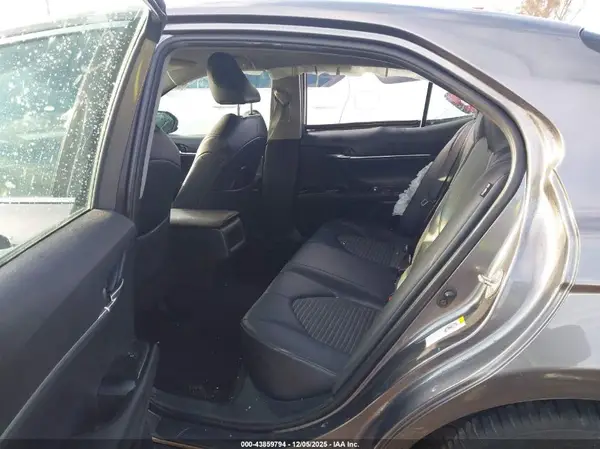 4T1B11HK0JU563668 2018 TOYOTA CAMRY - Image 8