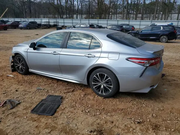 4T1B11HK0JU564240 2018 TOYOTA CAMRY - Image 2