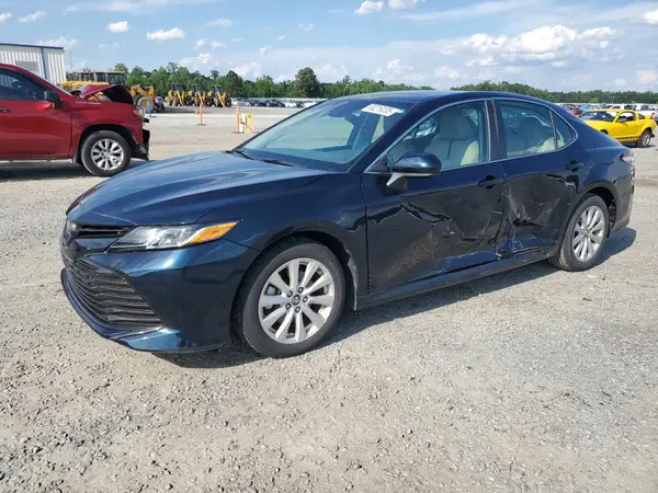 4T1B11HK0JU565596 2018 TOYOTA CAMRY - Image 1