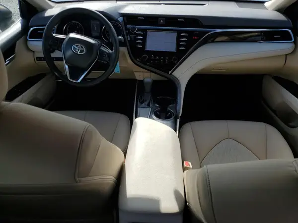 4T1B11HK0JU565596 2018 TOYOTA CAMRY - Image 8