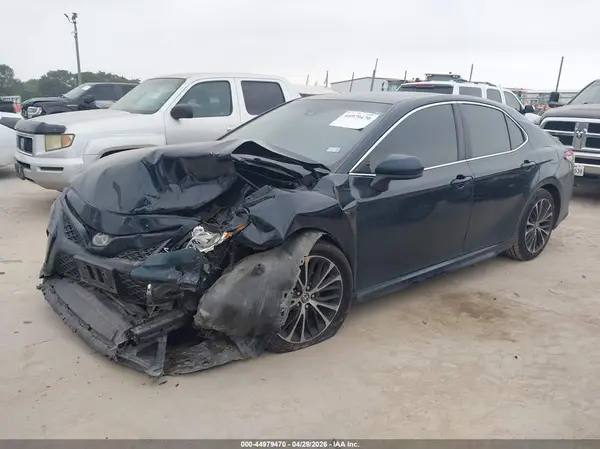 4T1B11HK0JU567736 2018 TOYOTA CAMRY - Image 2