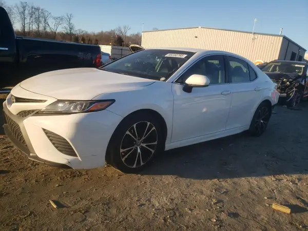4T1B11HK0JU573441 2018 TOYOTA CAMRY - Image 1