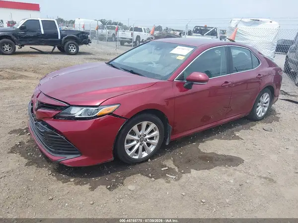 4T1B11HK0JU576114 2018 TOYOTA CAMRY - Image 2