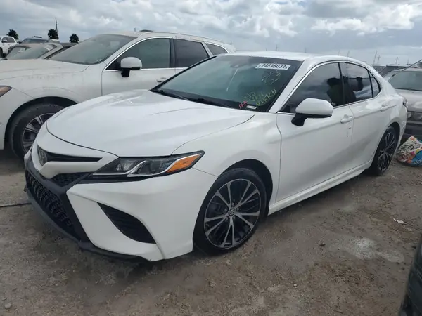 4T1B11HK0JU579210 2018 TOYOTA CAMRY - Image 1