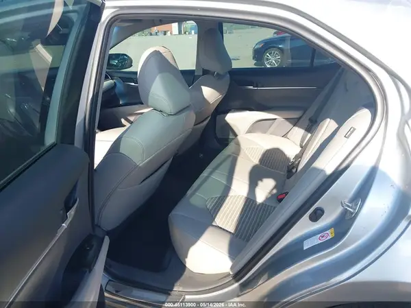 4T1B11HK0JU579532 2018 TOYOTA CAMRY - Image 8