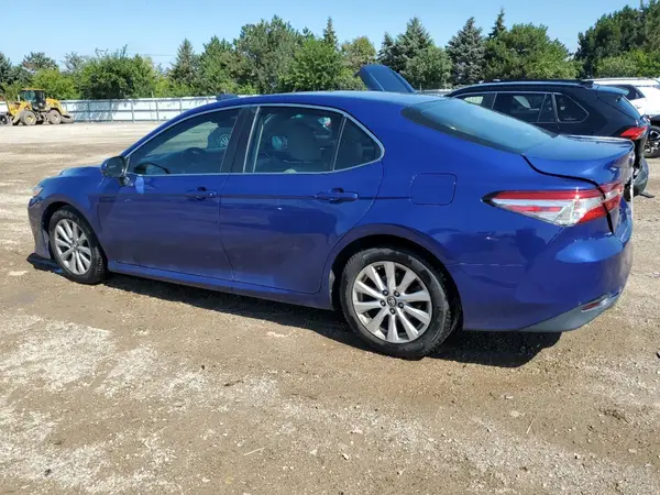 4T1B11HK0JU580552 2018 TOYOTA CAMRY - Image 2