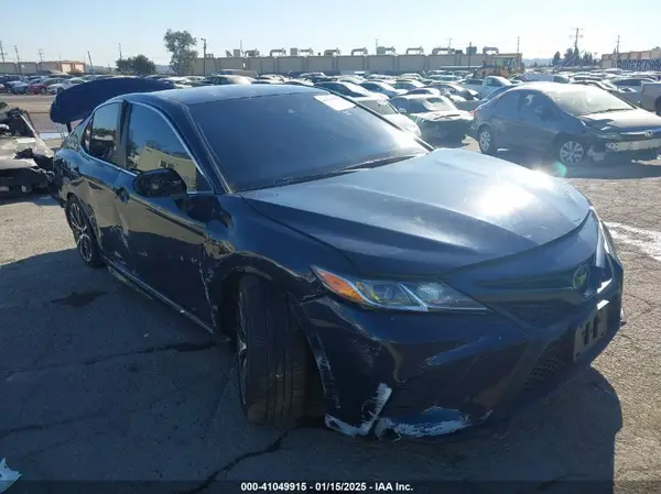 4T1B11HK0JU582026 2018 TOYOTA CAMRY - Image 1