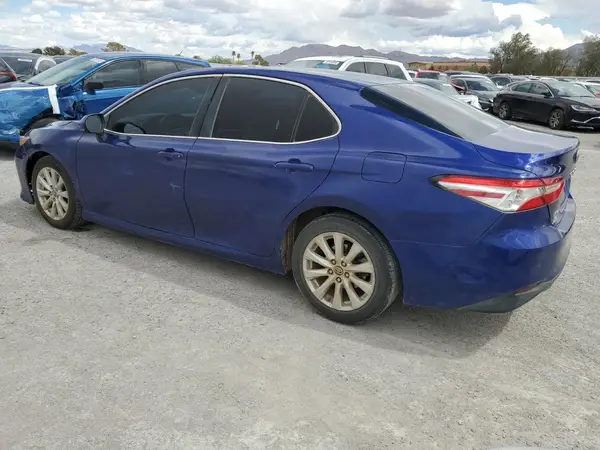 4T1B11HK0JU582625 2018 TOYOTA CAMRY - Image 2