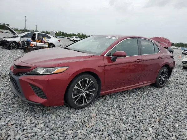4T1B11HK0JU584505 2018 TOYOTA CAMRY - Image 1