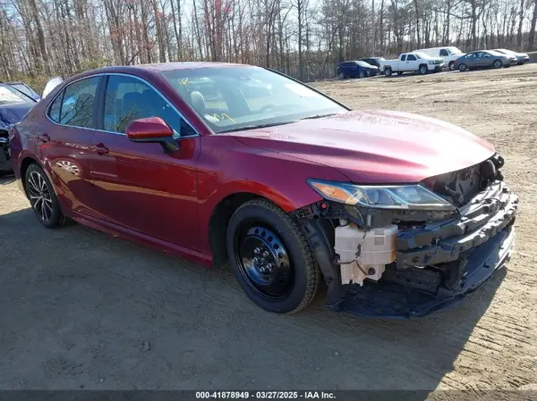 4T1B11HK0JU584648 2018 TOYOTA CAMRY - Image 1