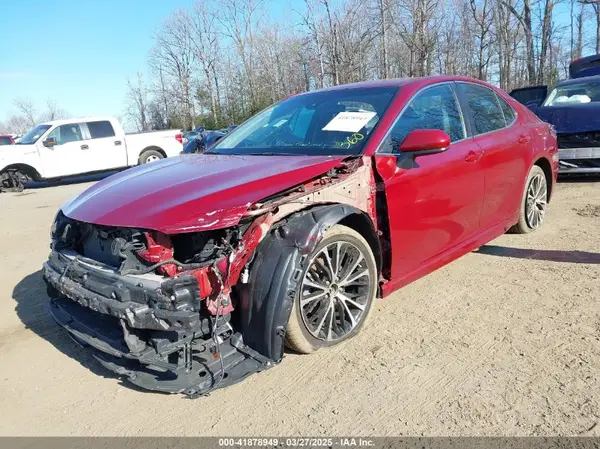 4T1B11HK0JU584648 2018 TOYOTA CAMRY - Image 2