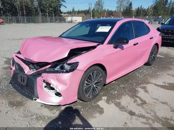 4T1B11HK0JU585802 2018 TOYOTA CAMRY - Image 2