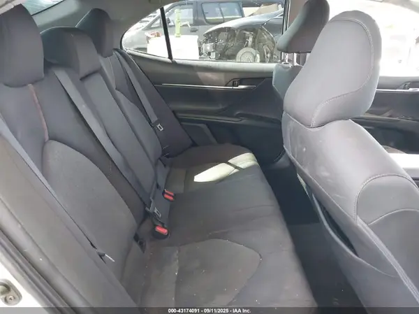 4T1B11HK0JU588411 2018 TOYOTA CAMRY - Image 8