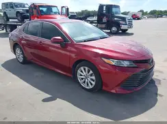 4T1B11HK0JU589932 2018 TOYOTA CAMRY