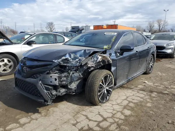 4T1B11HK0JU590112 2018 TOYOTA CAMRY - Image 1