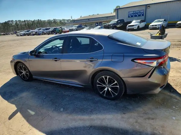 4T1B11HK0JU590160 2018 TOYOTA CAMRY - Image 2
