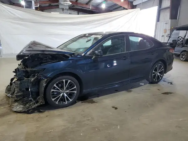 4T1B11HK0JU590935 2018 TOYOTA CAMRY - Image 1