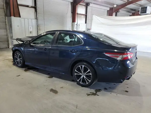 4T1B11HK0JU590935 2018 TOYOTA CAMRY - Image 2