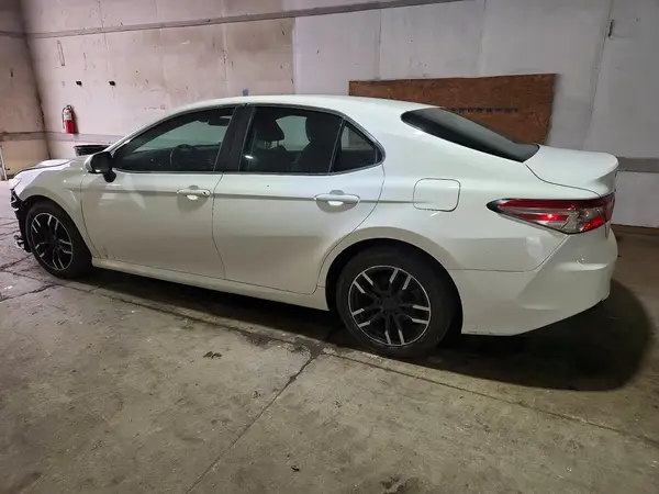 4T1B11HK0JU593124 2018 TOYOTA CAMRY - Image 2